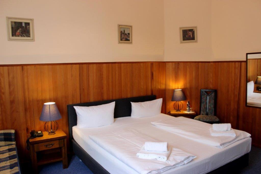 ברלין Hotel-Pension Rheingold Am Kurfuerstendamm מראה חיצוני תמונה