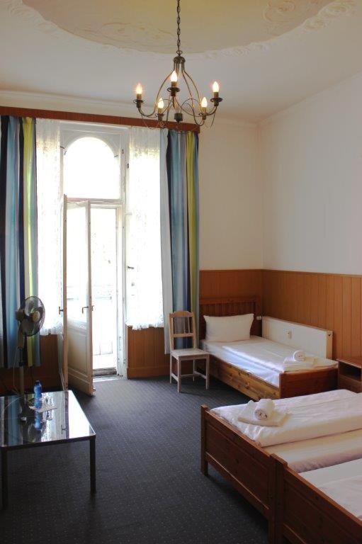 ברלין Hotel-Pension Rheingold Am Kurfuerstendamm מראה חיצוני תמונה
